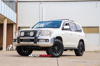 TOYOTA LANDCRUSIER HEIST SATIN BLACK